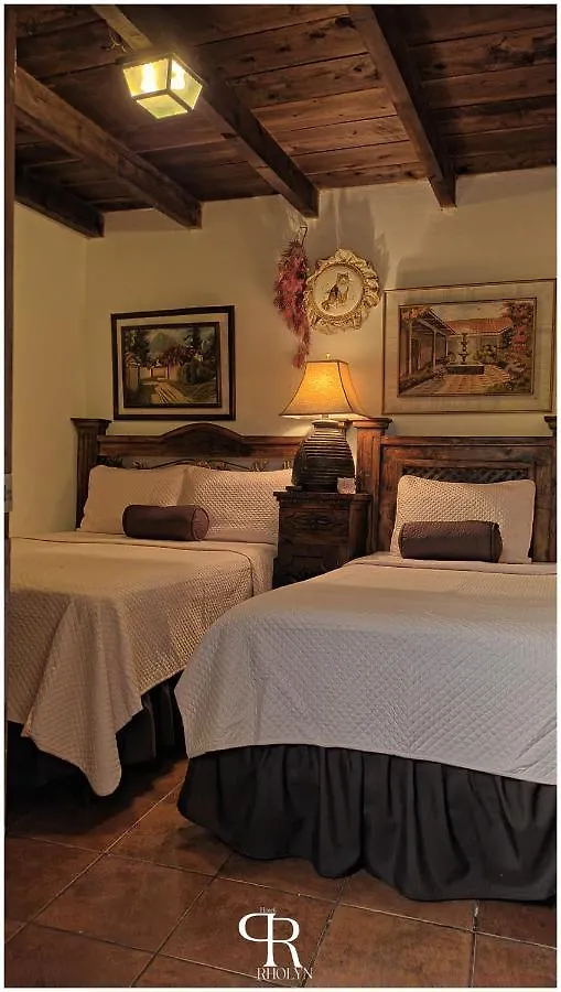 Hotel Pasillo Rholyn Antigua