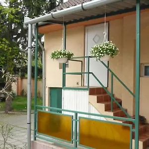 Jáde Panzió Pensión Budapest